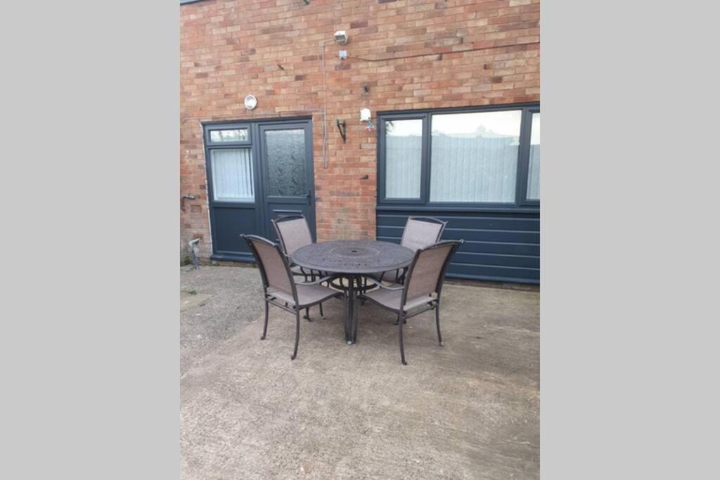 Entire House - Cheshire Oaks/Ellesmere Port Exterior foto